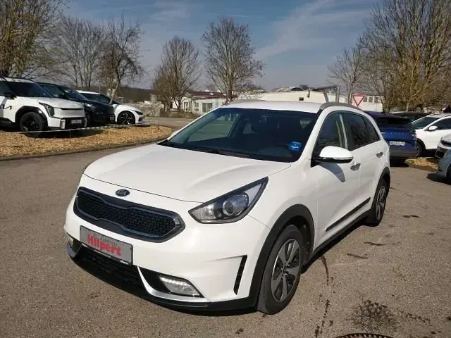 Gebraucht Kia Niro Vision 141 PS (103 kW) 2018 Weiß SUV