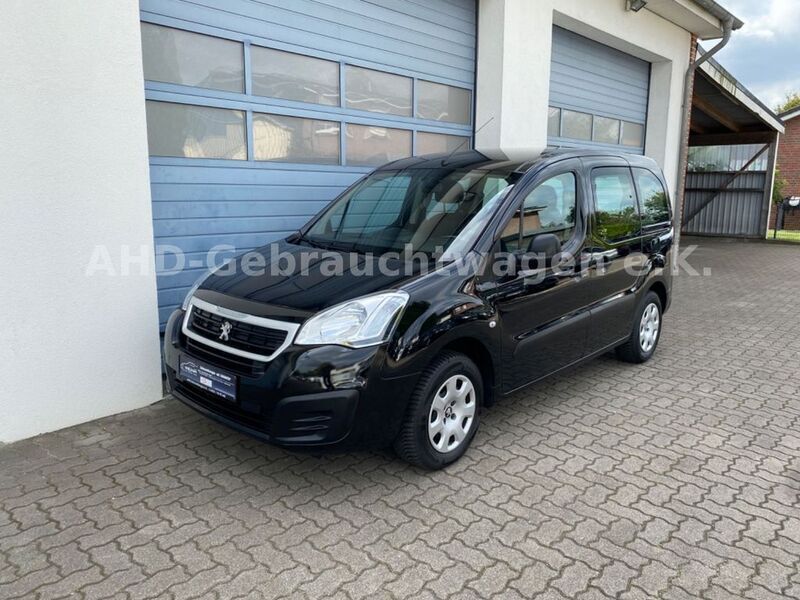 Schwarz Gebraucht 2016 Peugeot Partner Tepee Van / Kleinbus | 9.990 € (Fairer Preis) - Bild 1/4