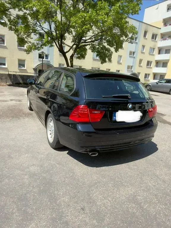 Gebraucht BMW 316 116 PS (85 kW) 2012 Schwarz Kombi