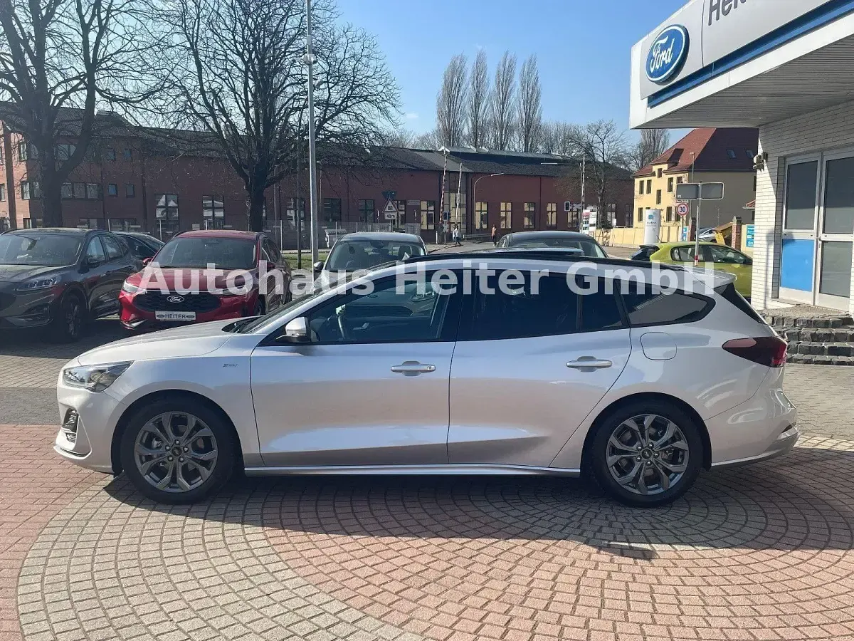 Gebraucht Ford Focus ST-Line X 155 PS (114 kW) 2024 Silber Kombi