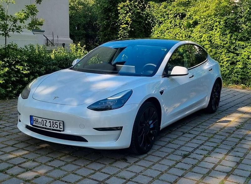 Second-hand Tesla Model 3 Performance 377 kW (513 CP) 2022 Alb Berlinǎ