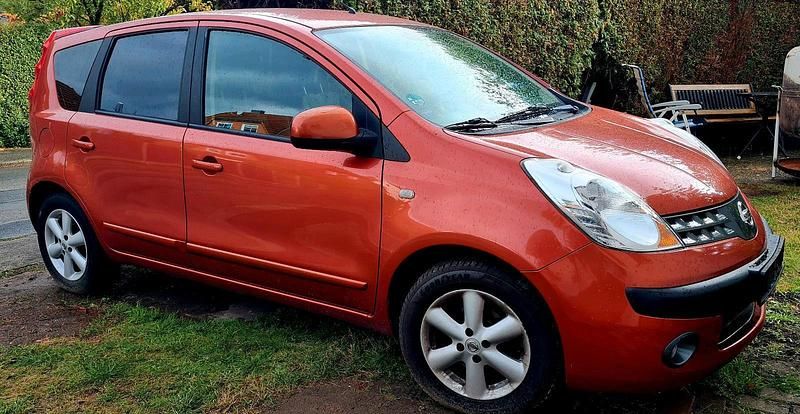 Braun Gebraucht 2006 Nissan Note Van / Kleinbus | 2.150 € (Fairer Preis) - Bild 1/4