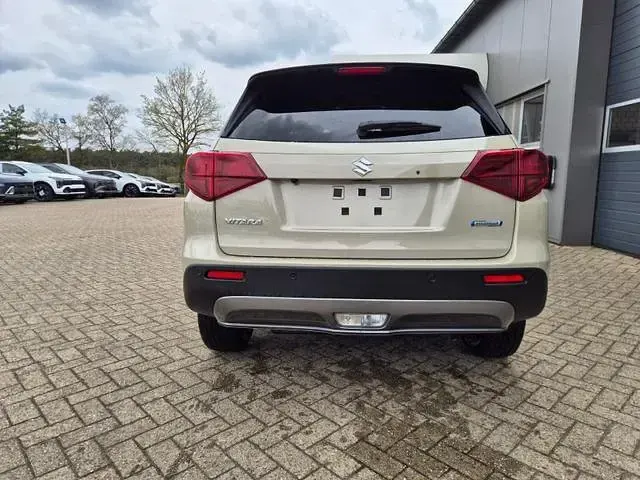 Neu Suzuki Vitara Comfort+ 110 PS (80 kW) 2026 Savannah ivory metallic savannah ivory metallic SUV