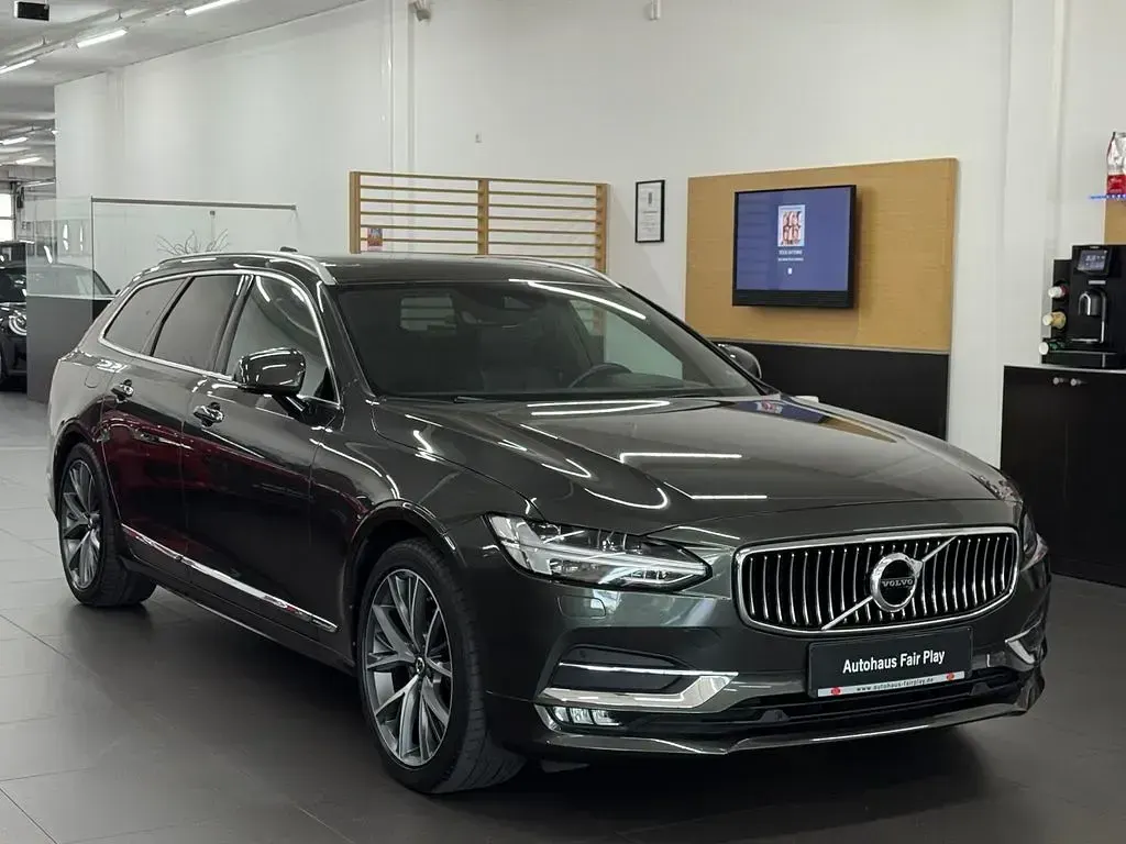 Gebraucht Volvo V90 Inscription 190 PS (139 kW) 2018 Grau Kombi