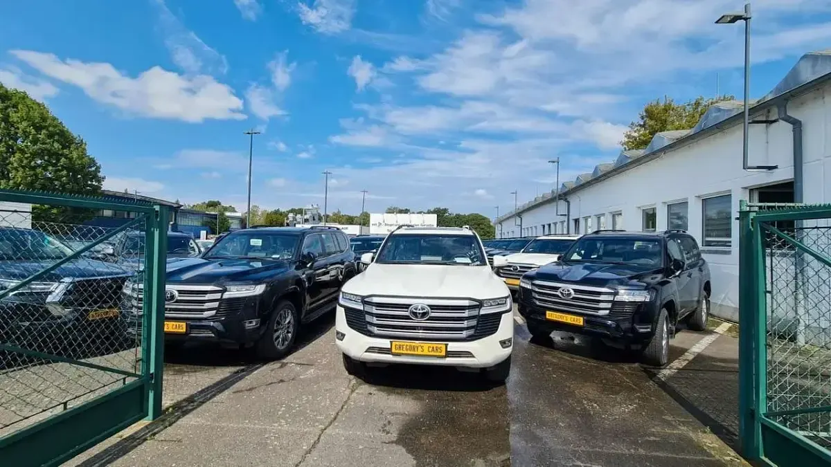 Neu Toyota Land Cruiser Premium 415 PS (305 kW) 2026 Pearl sparkling white SUV