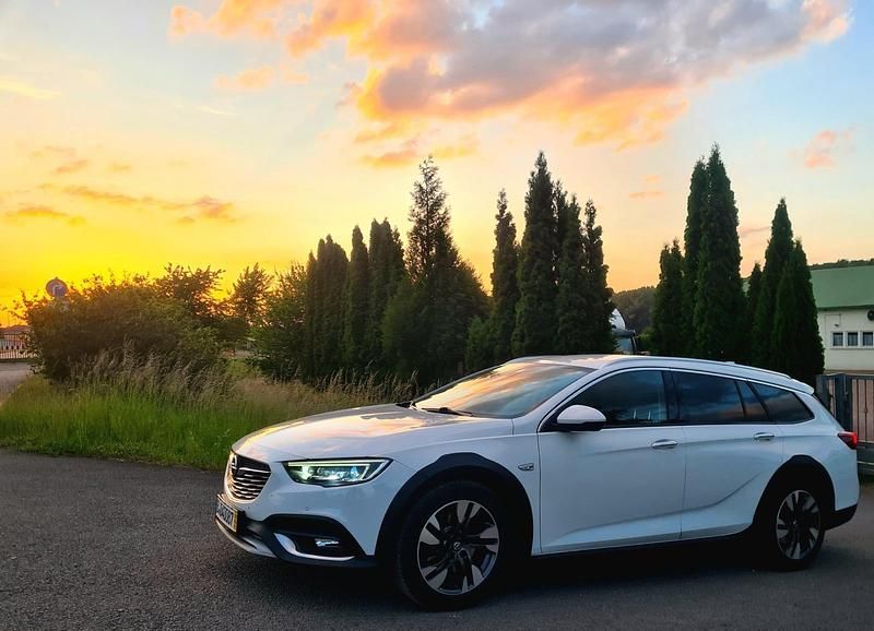 Gebraucht Opel Insignia 209 PS (153 kW) 2018 Weiß Kombi