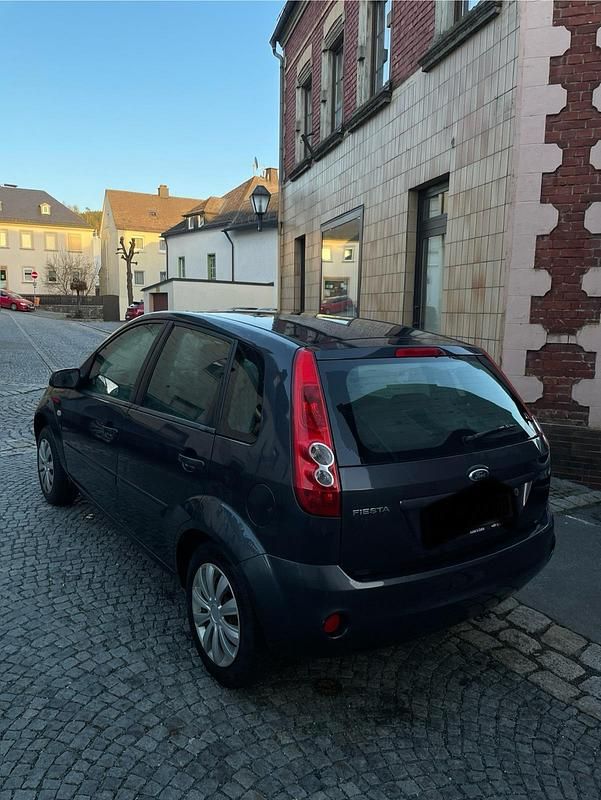 Gebraucht Ford Fiesta 82 PS (60 kW) 2008 Kleinwagen