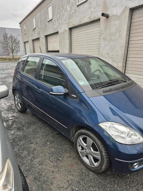 Gebraucht Mercedes A160 2010 Blau Kombi