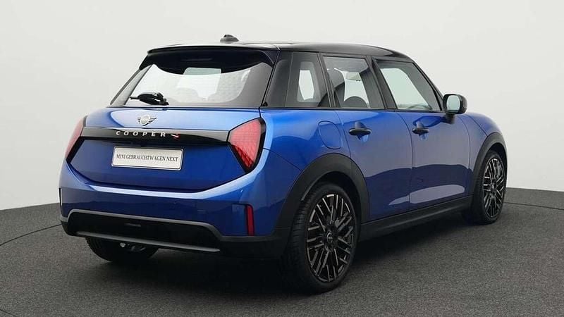 Second-hand Mini Cooper S Favoured 204 CP (150 kW) 2024 Albastru Hatchback