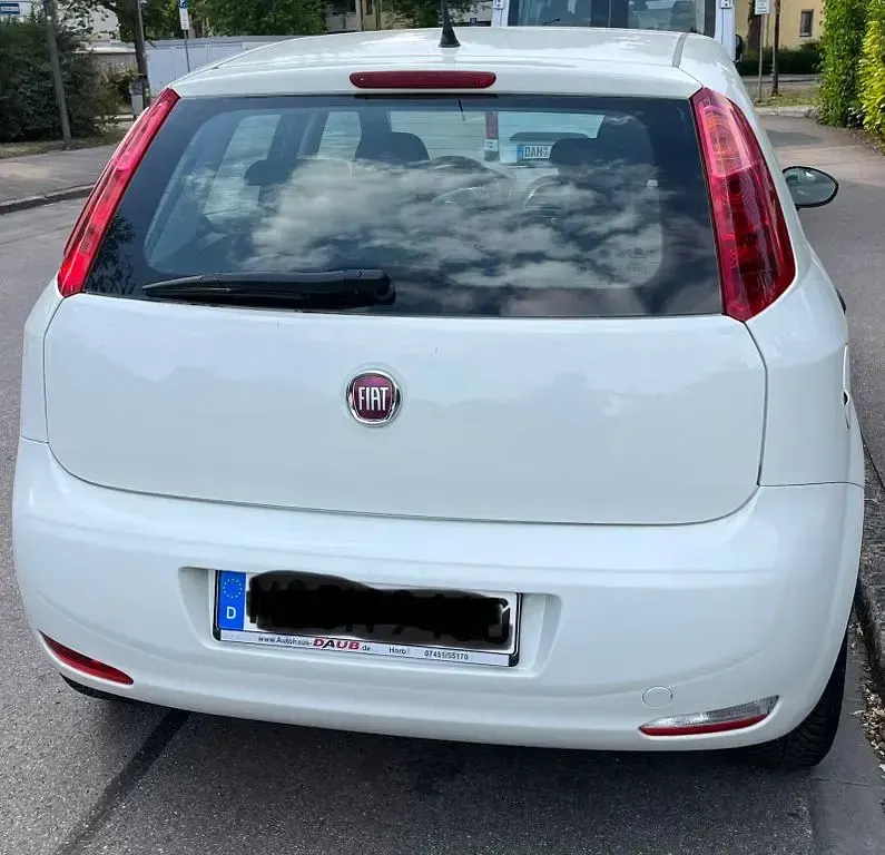 Gebraucht Fiat Grande Punto 69 PS (50 kW) 2018 Weiß Kleinwagen