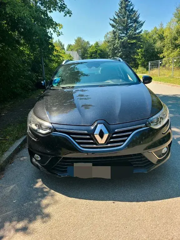 Gebraucht Renault Mégane IV Play 132 PS (97 kW) 2017 Schwarz Limousine
