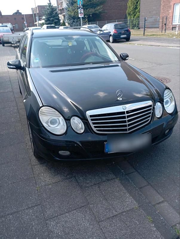 Schwarz Gebraucht 2007 Mercedes E220 Kombi | 3.500 € (Guter Preis) - Bild 1/4