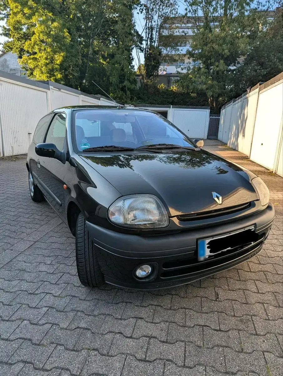 Gebraucht Renault Clio 90 PS (66 kW) 1999 Schwarz Kleinwagen