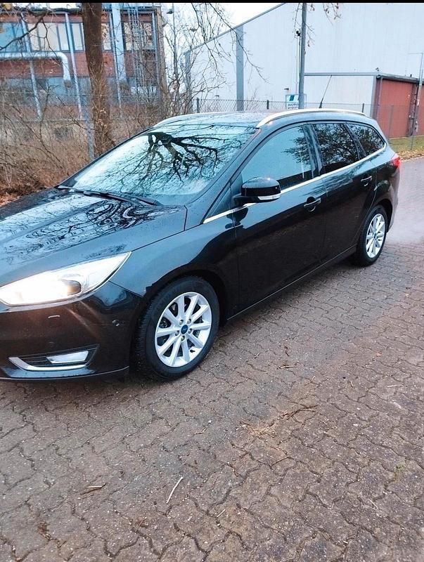 Second-hand Ford Focus 125 CP (91 kW) 2015 Negru Break
