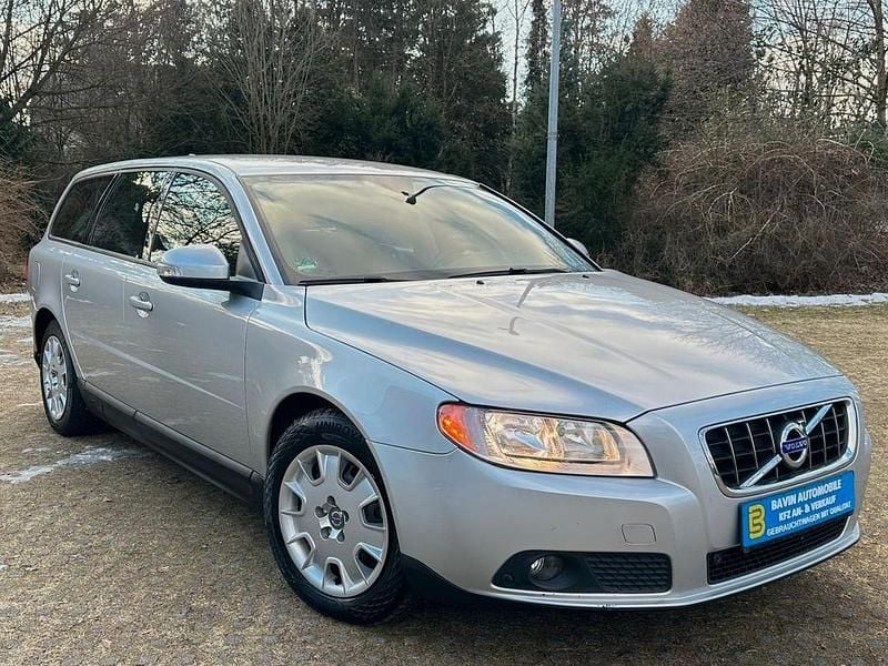 Gebraucht Volvo V70 109 PS (80 kW) 2010 Silber Kombi
