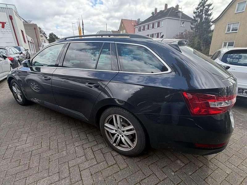 Gebraucht Skoda Superb Ambition 120 PS (88 kW) 2016 Schwarz Kombi