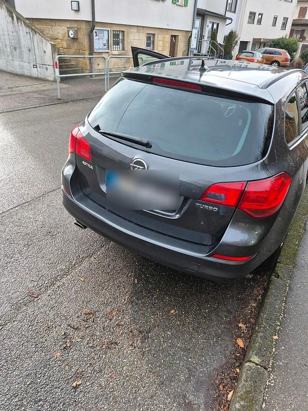 Gebraucht Opel Astra 140 PS (102 kW) 2010 Kombi