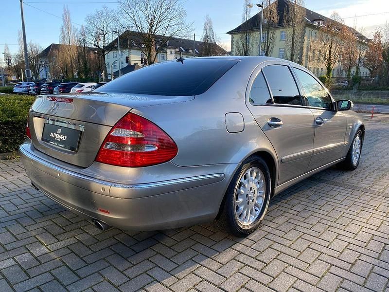 Gebraucht Mercedes E320 Avantgarde 224 PS (164 kW) 2002 Grau Limousine