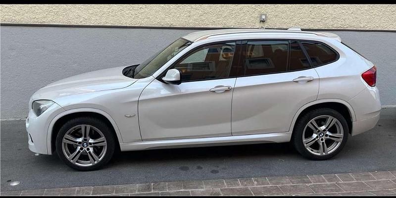 Weiß Gebraucht 2011 BMW X1 M Sport SUV | 10.500 € (Fairer Preis) - Bild 1/4