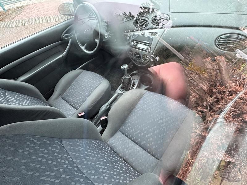 Gebraucht Ford Focus 101 PS (74 kW) 1999 Blau Kleinwagen