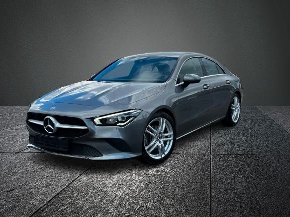 Grau Gebraucht 2020 Mercedes CLA180 Limousine | 19.700 € (Superpreis) - Bild 1/4