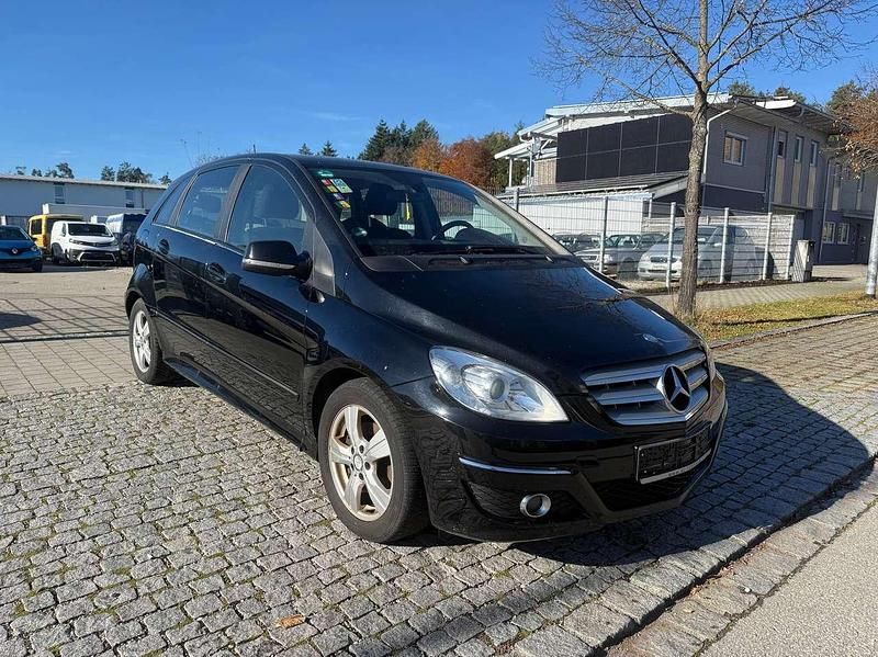 Gebraucht Mercedes B200 140 PS (102 kW) 2009 Schwarz Van / Kleinbus