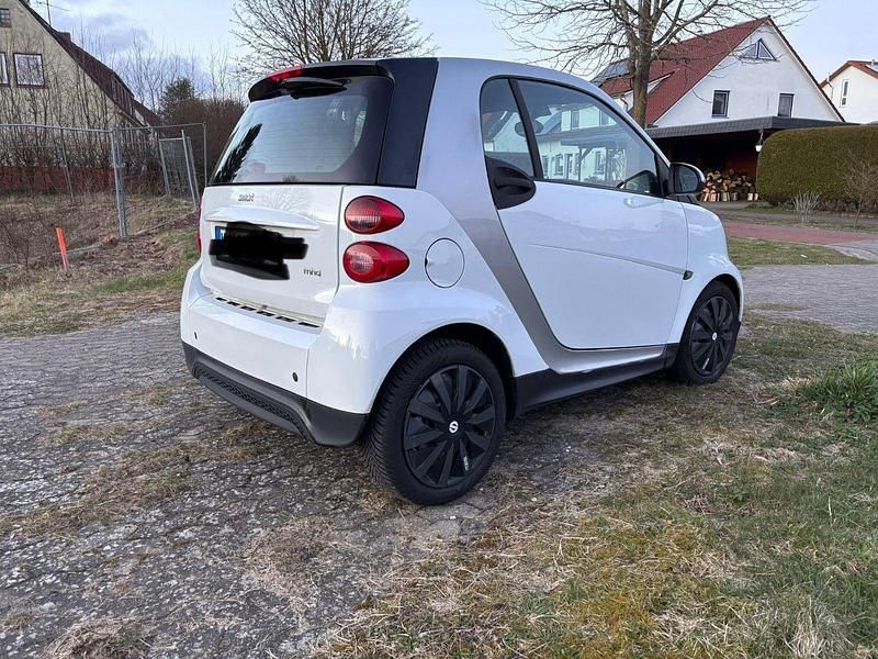 Gebraucht Smart ForTwo Coupé 61 PS (44 kW) 2012 Weiß Coupé