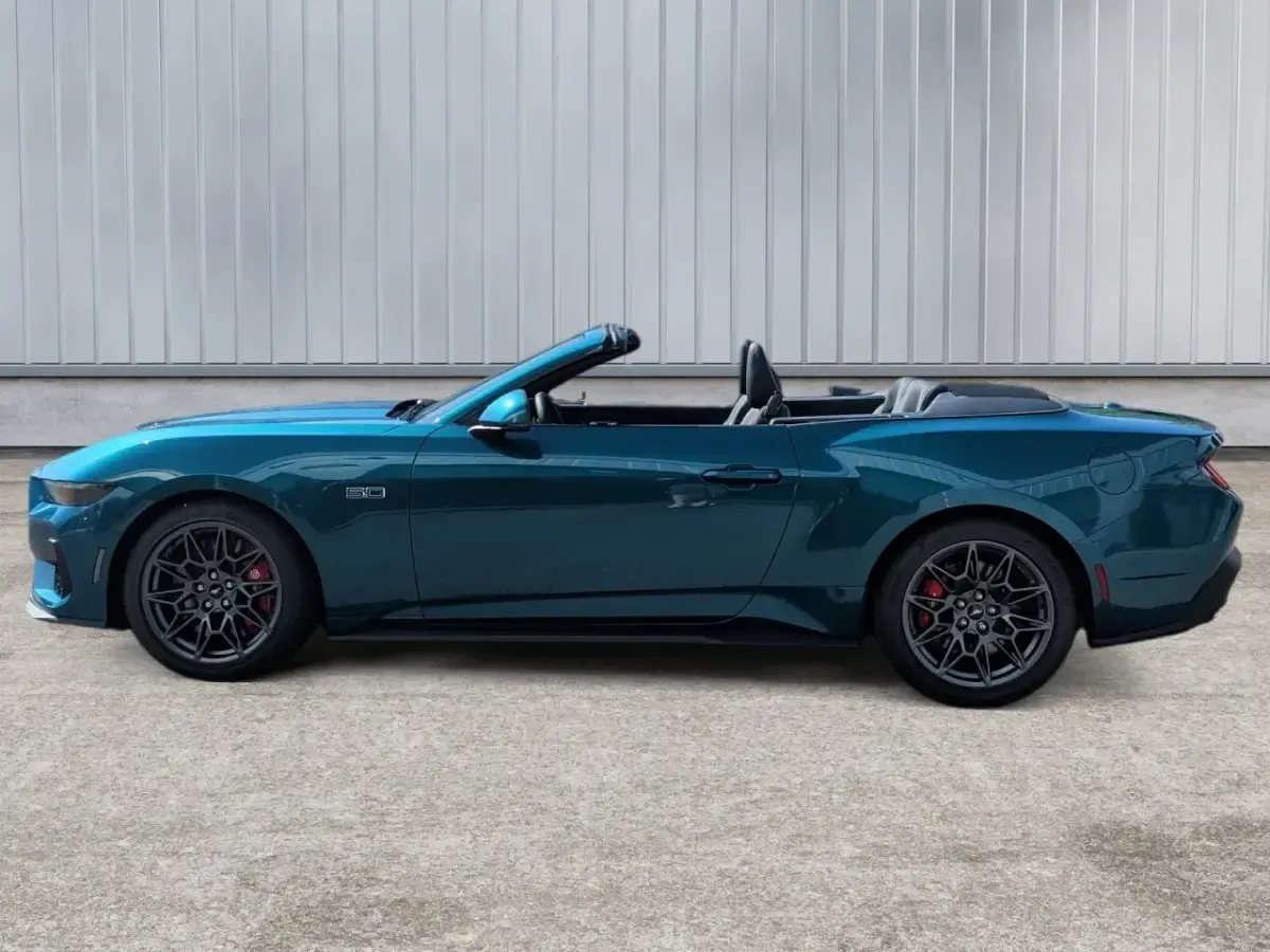 Neu Ford Mustang GT 446 PS (328 kW) 2026 Blau Cabrio