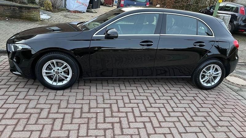 Gebraucht Mercedes A180 Progressive 116 PS (85 kW) 2018 Schwarz Limousine