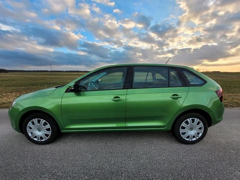 Gebraucht Skoda Rapid 95 PS (69 kW) 2019 Grün Kleinwagen