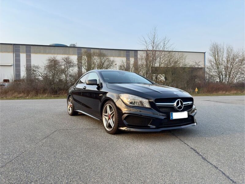 Schwarz Gebraucht 2013 Mercedes CLA45 AMG AMG Limousine | 21.500 € (Etwas zu teuer) - Bild 1/4
