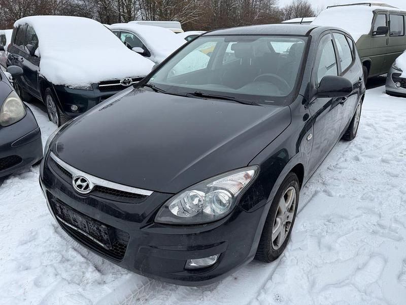 Gebraucht Hyundai i30 Edition+ 109 PS (80 kW) 2010 Schwarz Limousine