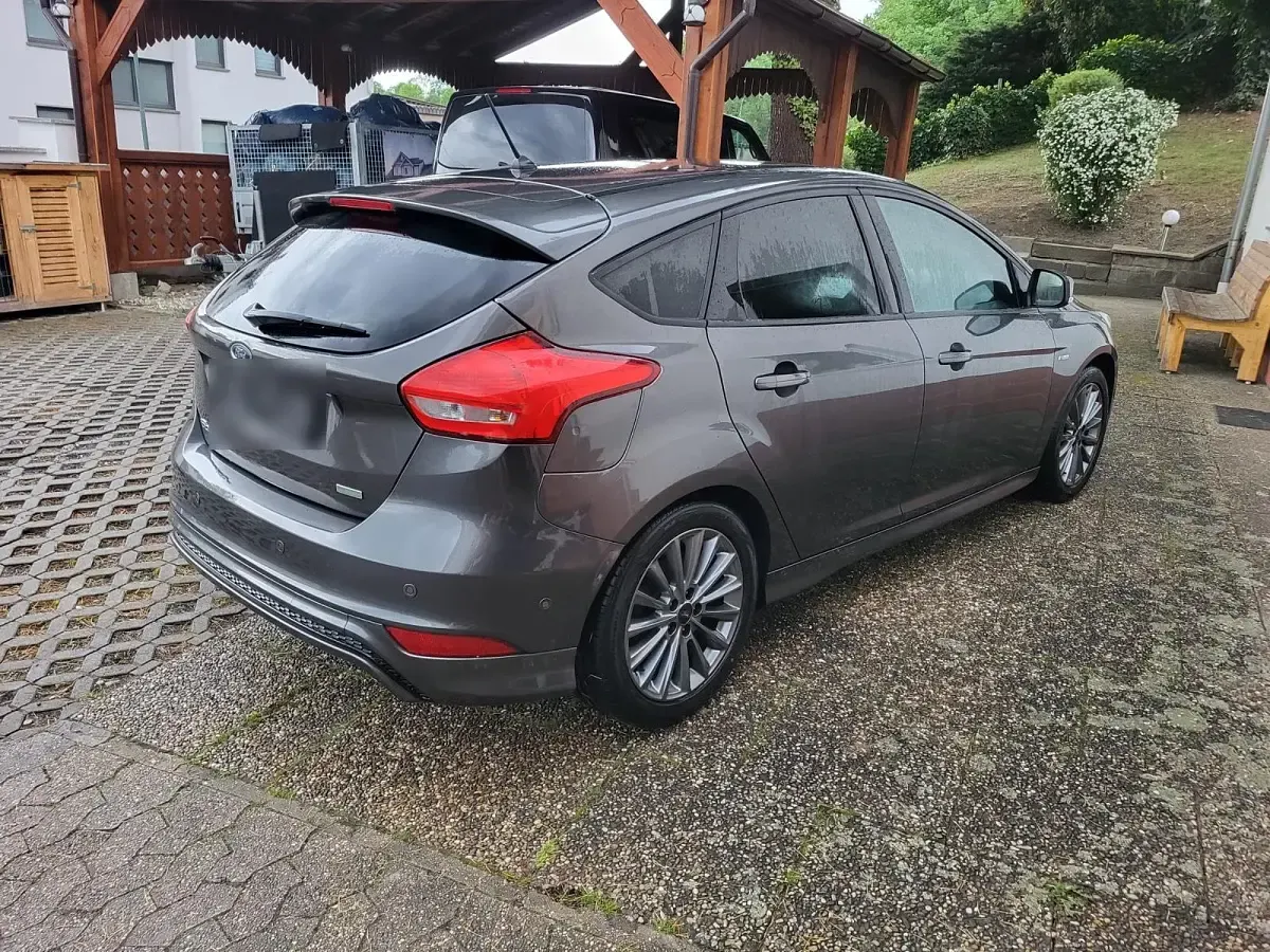 Używany Ford Focus 125 KM (91 kW) 2017 Niebieski Hatchback