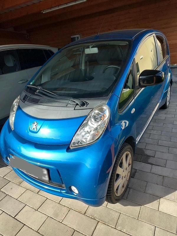 Gebraucht Peugeot iON 49 kW (67 PS) 2017 Blau Kleinwagen