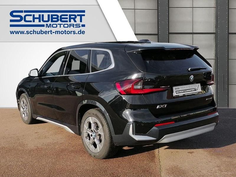 Używany BMW iX1 xLine 230 kW (313 KM) 2023 Czarny SUV