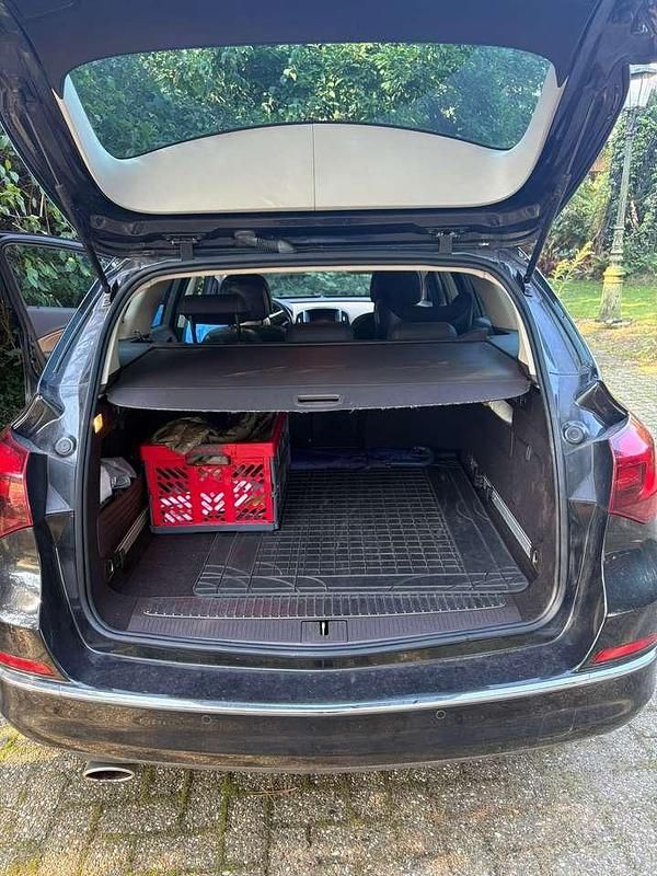 Gebraucht Opel Astra Active 140 PS (102 kW) 2013 Schwarz Kombi