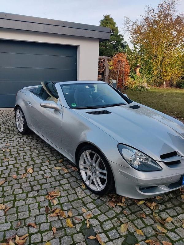 Silber Gebraucht 2008 Mercedes SLK200 Cabrio | 16.350 € - Bild 1/4