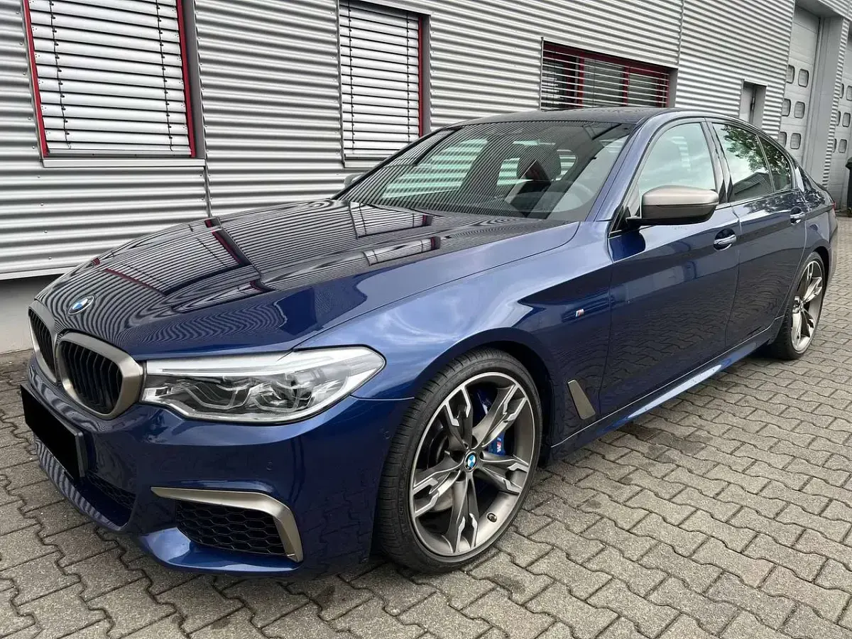 Gebraucht BMW M550 462 PS (339 kW) 2018 Mediterranblau metallic Limousine