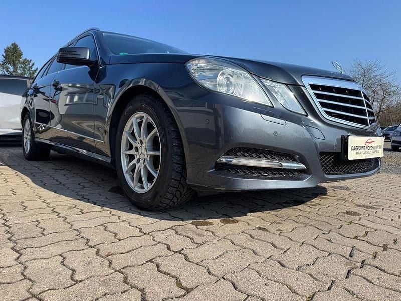 Gebraucht Mercedes E220 Avantgarde 170 PS (125 kW) 2011 Grau Kombi