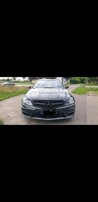 Schwarz Gebraucht 2011 Mercedes C63 AMG AMG Coupé | 47.199 € - Bild 1/4