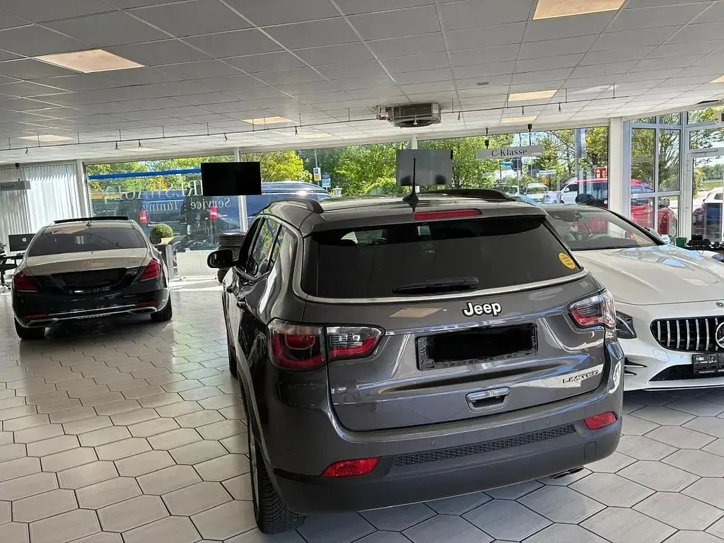 Usado Jeep Compass Limited 150 HP (110 kW) 2021 Granite crystal SUV
