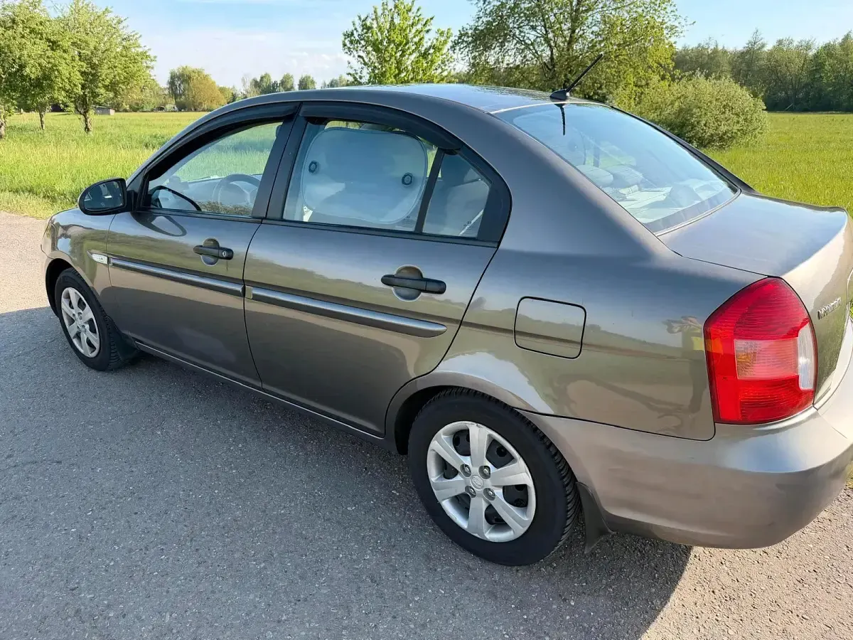 Brugt Hyundai Accent 2008 Grå Sedan