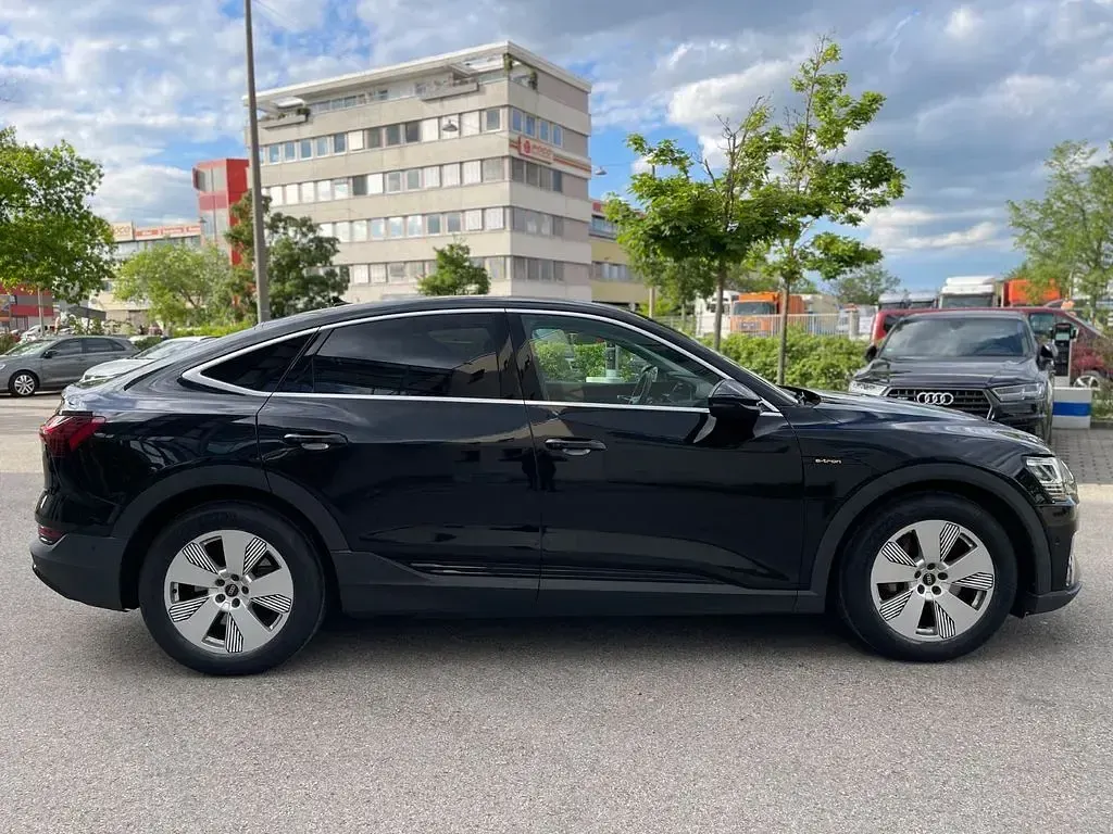 Second-hand Audi e-tron Ambiente 230 kW (313 CP) 2021 Negru SUV