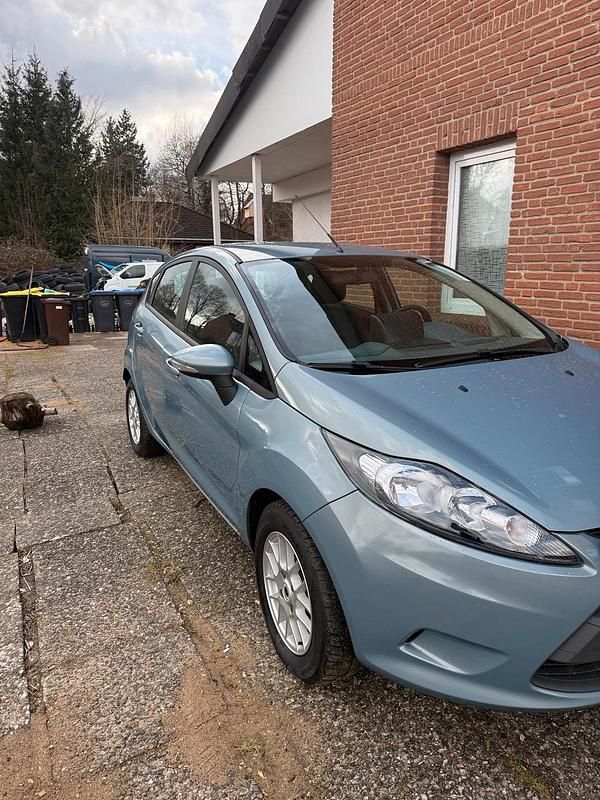 Gebraucht Ford Fiesta 90 PS (66 kW) 2009 Blau Kleinwagen