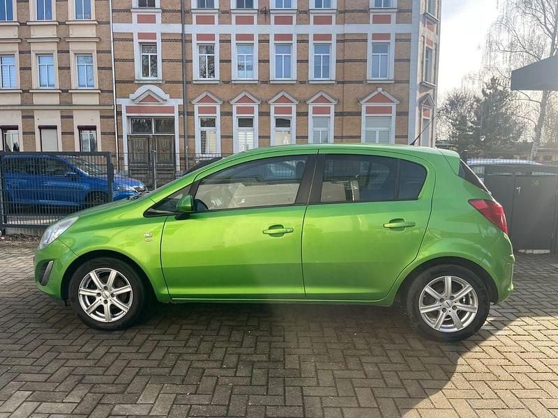 Gebraucht Opel Corsa Color Edition 87 PS (63 kW) 2011 Grün Kleinwagen