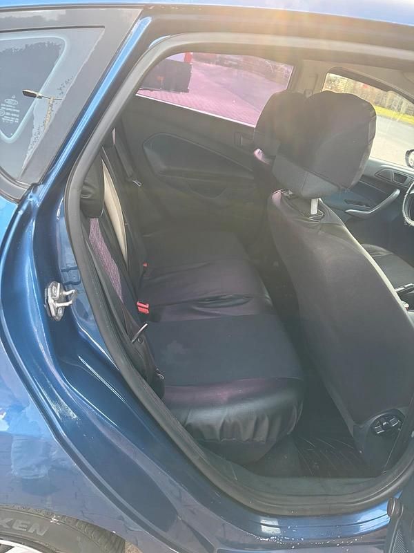 Gebraucht Ford Fiesta 60 PS (44 kW) 2009 Blau Kleinwagen