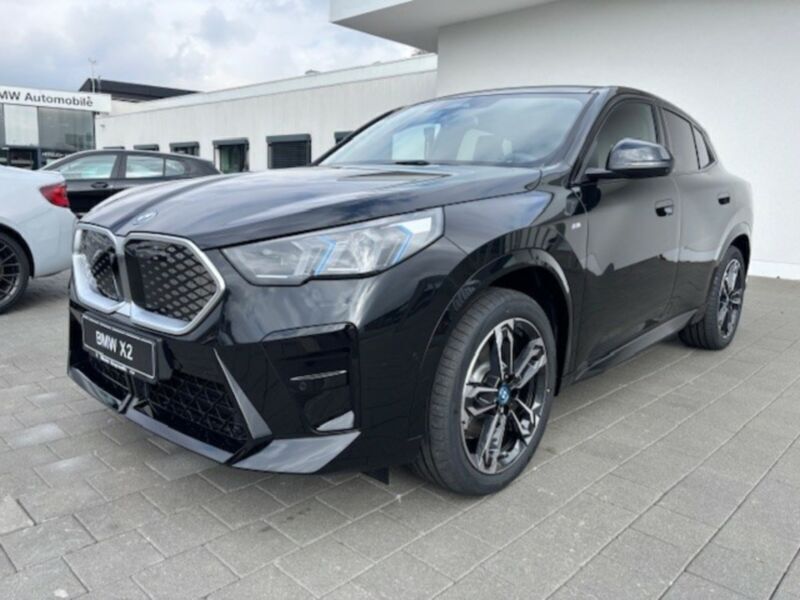 Saphirschwarz metallic Neu 2025 BMW iX2 M Sport SUV | 59.359 € (Fairer Preis) - Bild 1/4