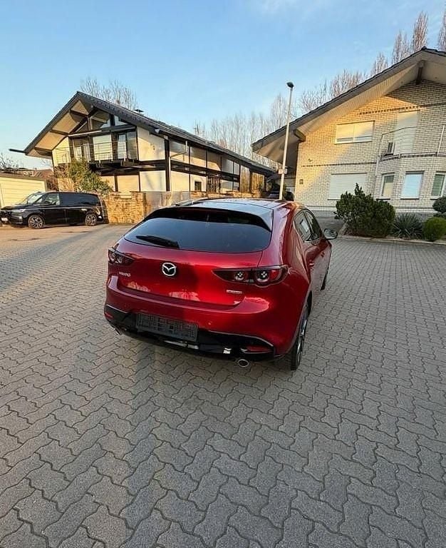 Gebraucht Mazda 3 116 PS (85 kW) 2019 Rot Limousine