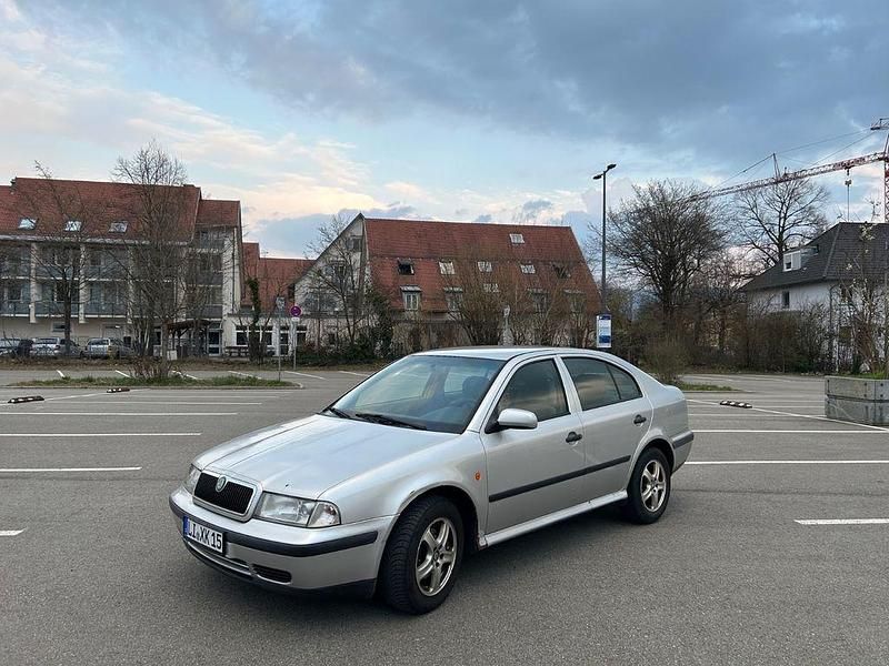 Second-hand Skoda Octavia 110 CP (80 kW) 2000 Argintiu Berlinǎ