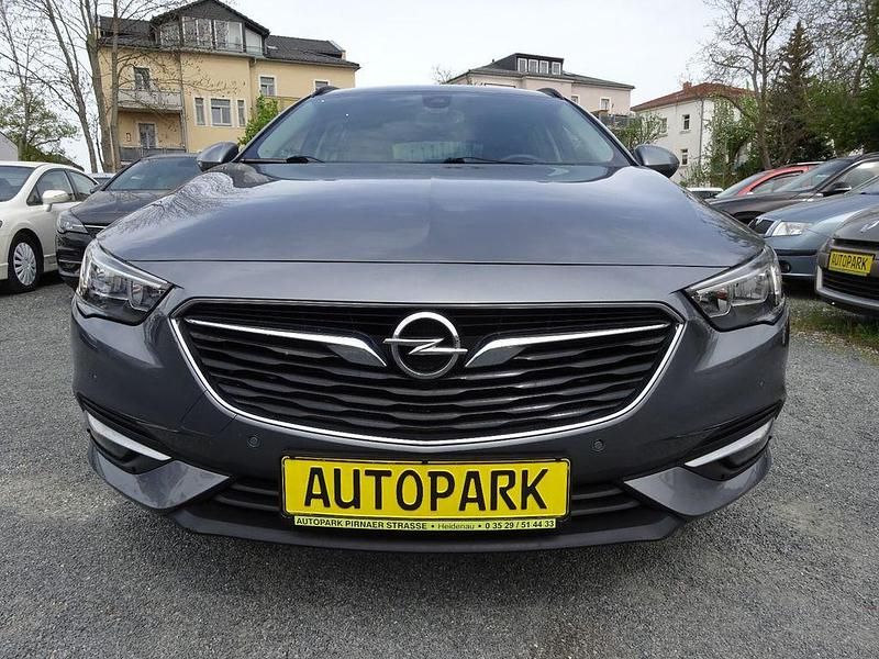Gebraucht Opel Insignia 140 PS (102 kW) 2018 Grau Kombi